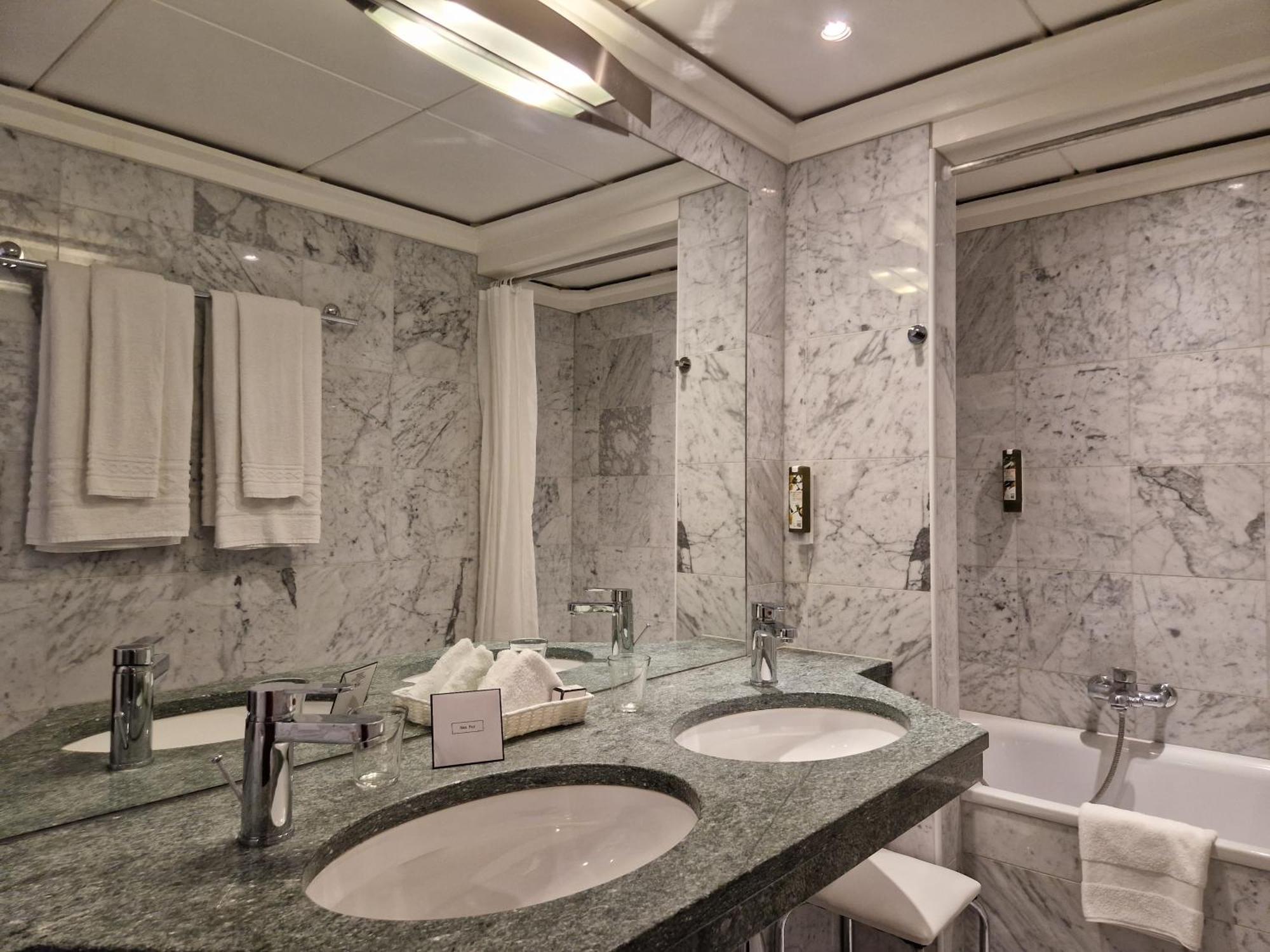 Hotel Athmos La Chaux De Fonds Phòng bức ảnh